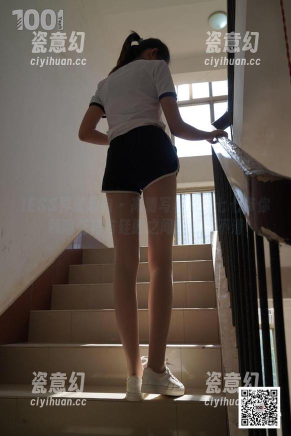 IESS异思趣向-七七 IESS异思趣向 - 高清写真集:七七带你领略花裙与硅胶之间的滑与不滑