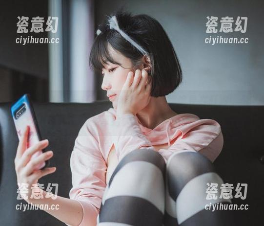 每一幅Mimmi(밈미)的可爱图片都像是在叮咚，分享给大家吧！
