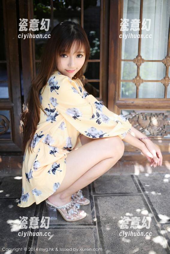 MyGirl美媛馆 - 闲着没事，翻看伊雨蔓Fiona的办公室私房，啧啧，这角度好像藏了点什么。