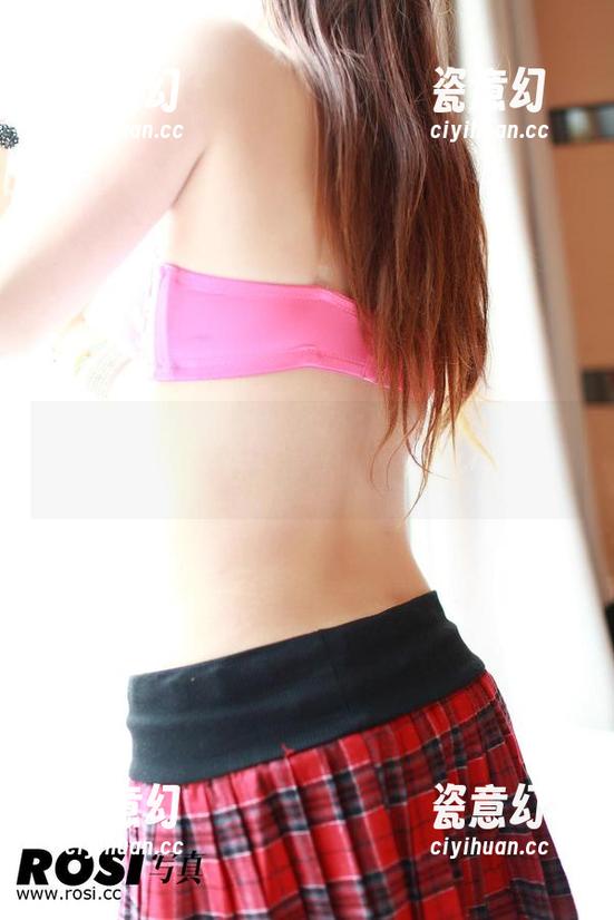ROSI - 婚纱反转剧！杨晨晨原图更新，穿着去买菜也不怕被认出来吧。