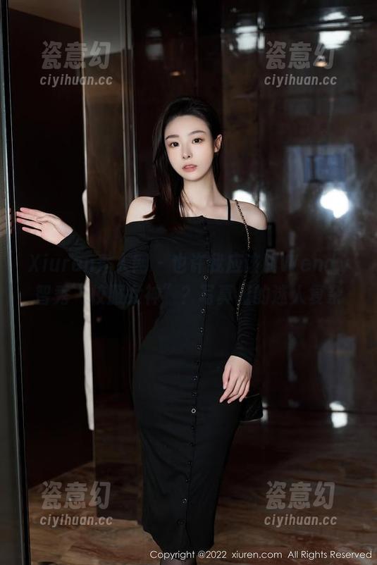 Xiuren秀人网 - 也许我应该叫Wendy智秀“校服女神”？写真里的迷人复杂