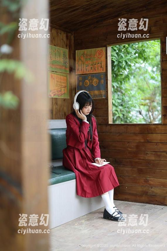 Xiuren秀人网-安妮Tess Xiuren秀人网 - 秘书?安妮Tess自带OC气息的美图,真让人如痴如醉。