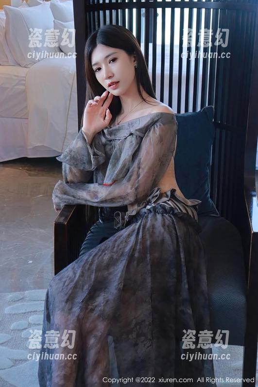 Xiuren秀人网-就是阿朱啊 Xiuren秀人网 - 图片合集里的就是阿朱啊甜心,这种氛围就像是突然四周都安静下来,一切很奇妙。