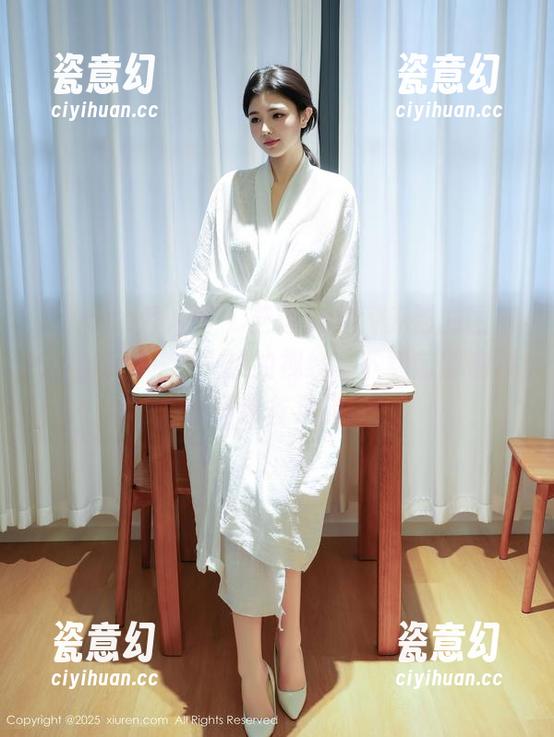 Xiuren秀人网 - 芝芝booty赤脚的图集，扔给你一个火热的视线，下载前请确保心理装备足够。