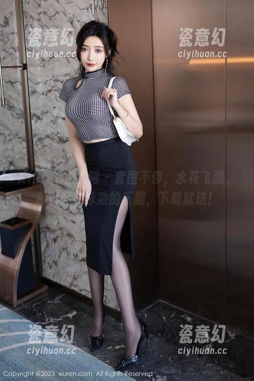 Xiuren秀人网 - 套图不停，水花飞溅，谢小葱在泳池的乐趣，下载就送！