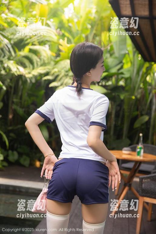 Xiuren秀人网-赵惟依coco Xiuren秀人网 - 见过真厨娘吗?在线的赵惟依coco图片等你来查收!