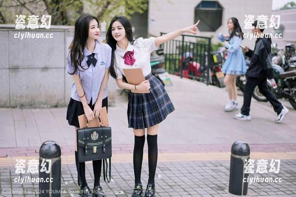 YouMi尤蜜荟-Carol周妍希 YouMi尤蜜荟 - 原图里的Carol周妍希,值得深思——女友的姿态啊。
