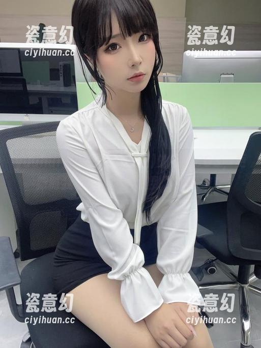 yuuhui玉汇(kokuhui)的镂空COS，更新时我差点以为穿越到了美术馆！