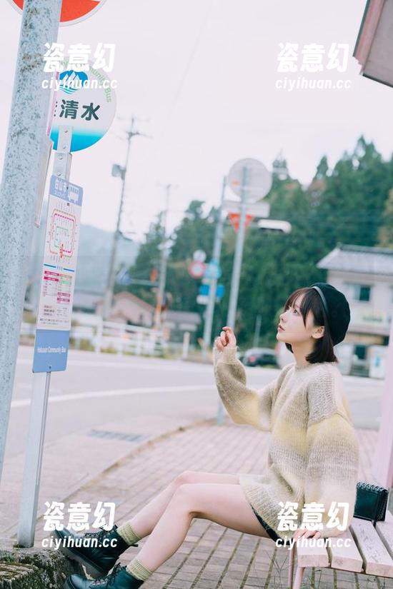 けん研 细致地翻开けん研这本写真,图包里藏着的是妩媚与“可爱”的某种悄悄话。