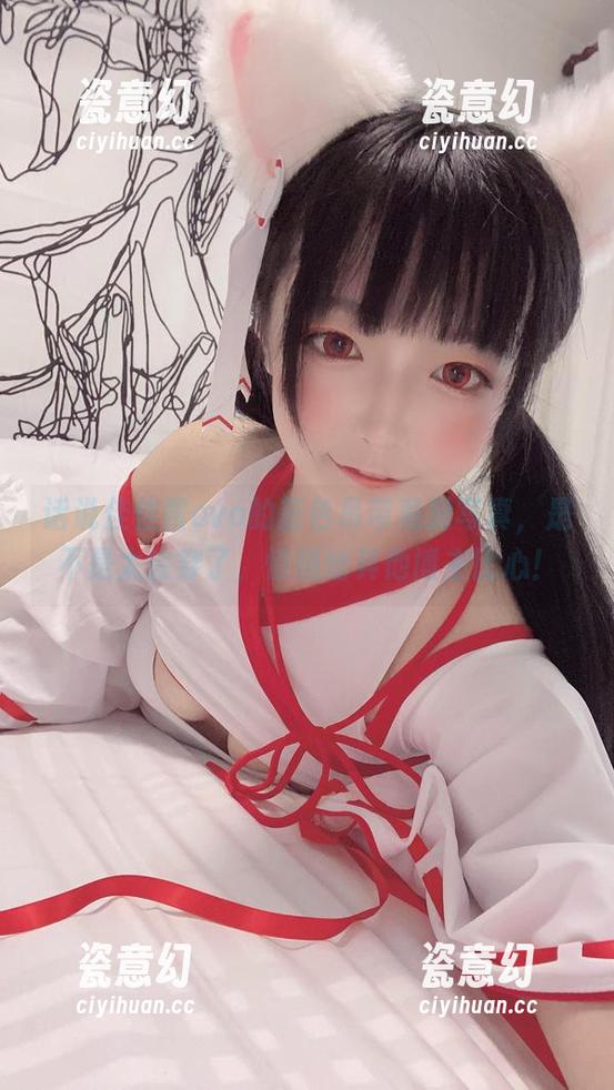 佳佳酱ovo 话说佳佳酱ovo的蓝色吊带私房写真,是不是太会穿了,悄悄给其他博主比心!