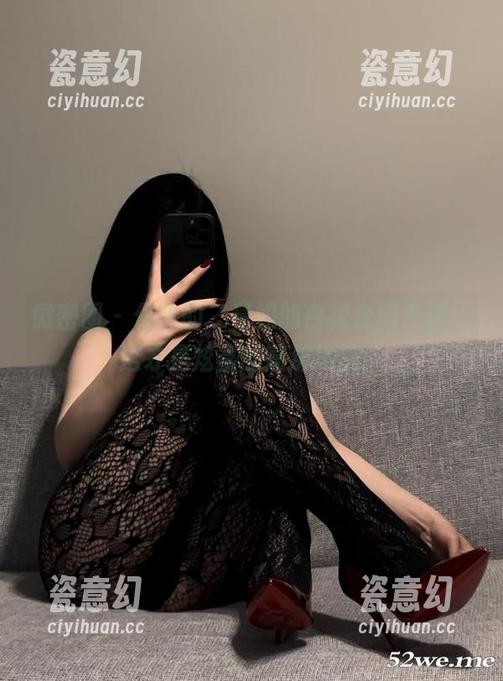 保守的二舅妈 微密圈 - 保守的二舅妈的白裙套图更新,这才是炫富的高级玩法!