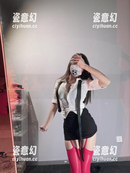 微密圈 - 浓浓兔宝妮to味的皮衣，图包里每个角度都在挑战我的好奇心！