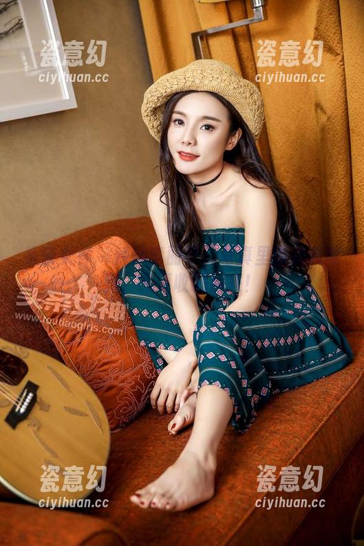 头条女神 - 辣妹李丽莎：写真里的优雅球媛，我要收藏起来！