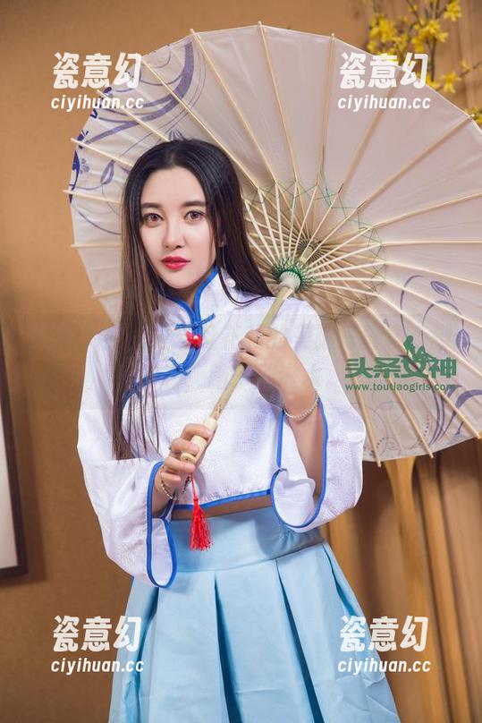 头条女神-杜花花 头条女神 - 分享杜花花的美脚写真集,脚好看,脑子别进水。