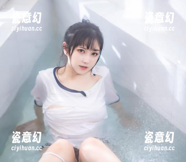 奇行家狗崽 写真解构:奇行家狗崽的盎然气息,和那件必备的体操服。