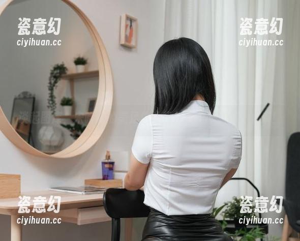 谈起图库，宋哈娜的美足总让我分心，根本停不下来！