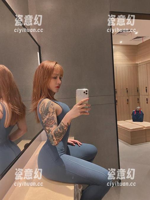 宋昱欣 微密圈 - 棉袜与宋昱欣,写真中总有些出乎意料的搭配,值得一看。