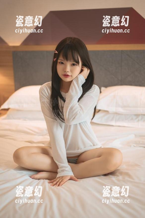 小瑶幺幺 私房图片里的小瑶幺幺,你觉得可爱到炫耀还是心痛?