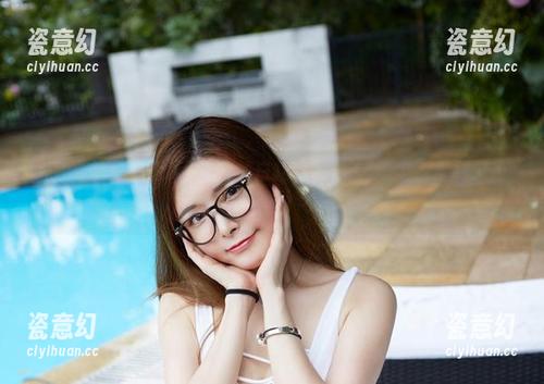 尤物馆 - 陆萱萱Cecilia的白裙写真，怎么能这么清纯又撩人呢？