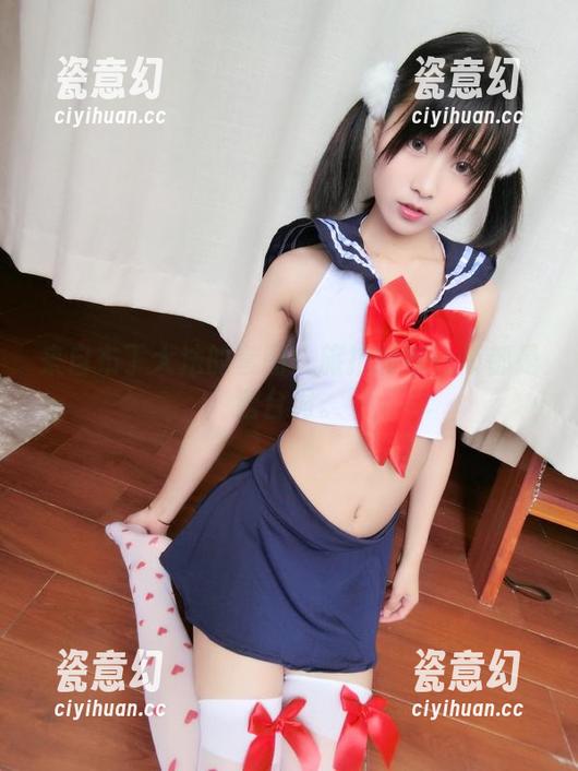 来自布丁大法的套图：旅拍的每一帧都是潜台词。