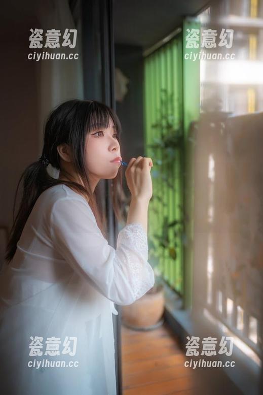 无颜小天使wy：女王的图片，下载后请小心，别让朋友看到你贪得无厌的眼神哦！