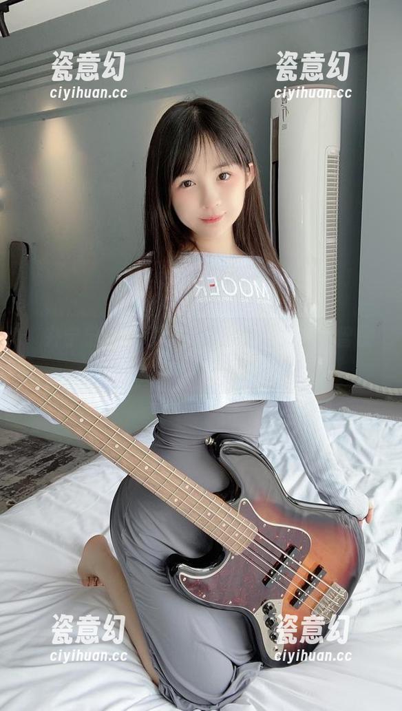桜井宁宁 桜井宁宁的图包,透露出的是女王未曾示人的温柔一面。