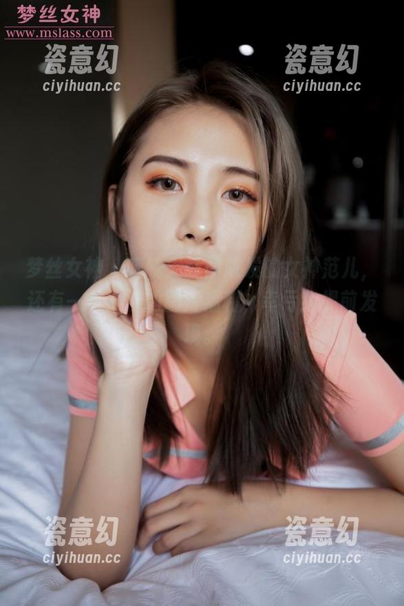 梦丝女神 - 晓晓无意间散发的女神范儿，还有一堆免费的图片福利，幸亏我提前发现。