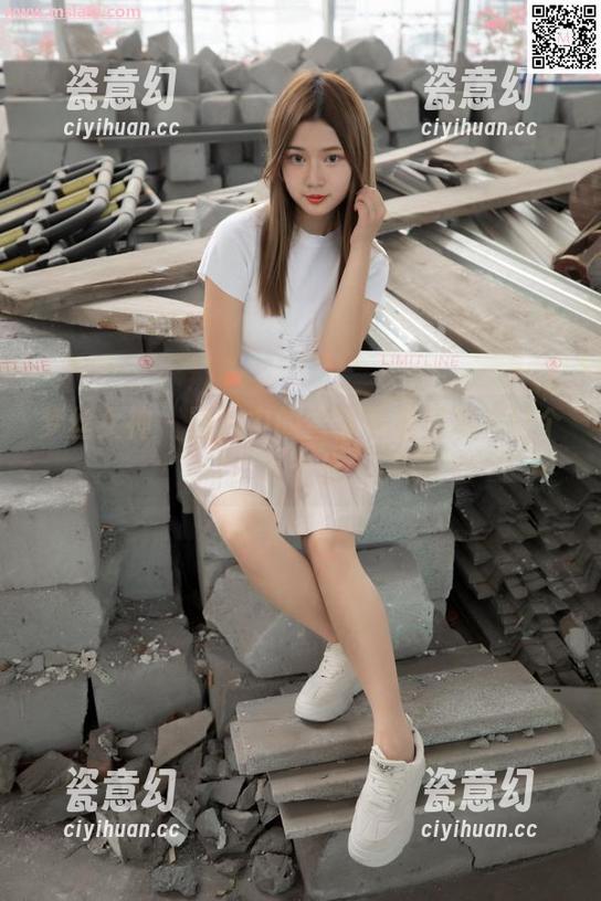 梦丝女神-雪馨 梦丝女神 - 图片中的雪馨可爱程度先打个六十分