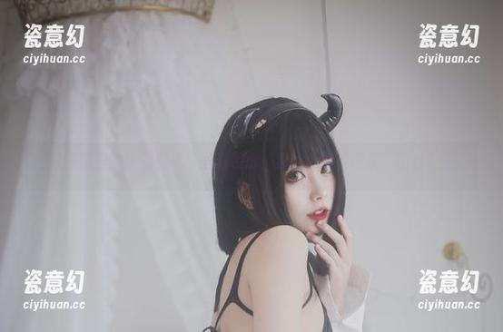 清颜颜子 原图里的清颜颜子:圣诞装扮,我的心被“俘获”了么?