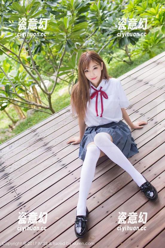 爱蜜社-杨紫嫣Cynthia 爱蜜社 - 来自交通工具上的最新旅拍,杨紫嫣Cynthia用实际行动证明,车窗外的风景还不如她。