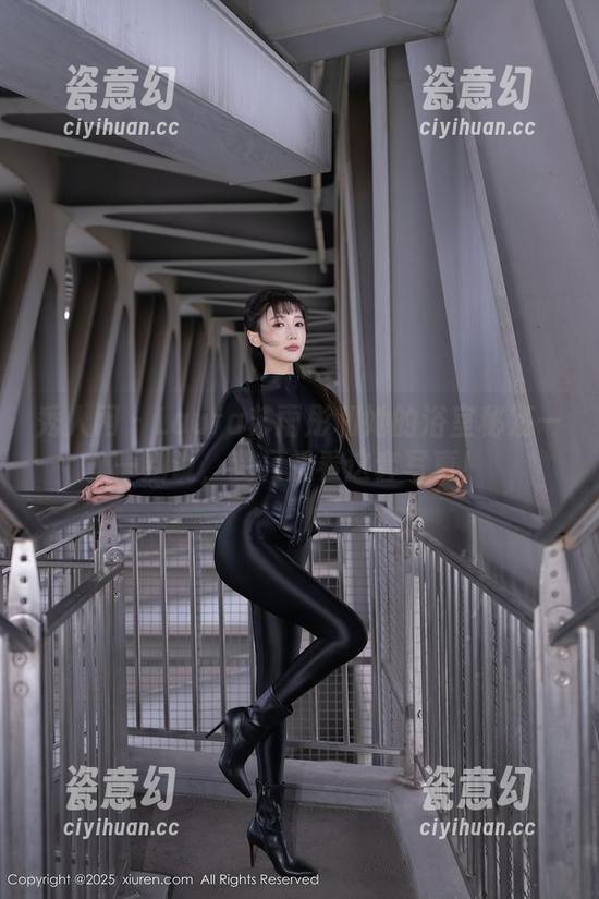 秀人网 - Laura苏雨彤和她的浴室秘笈——别说，我只想看这套写真！