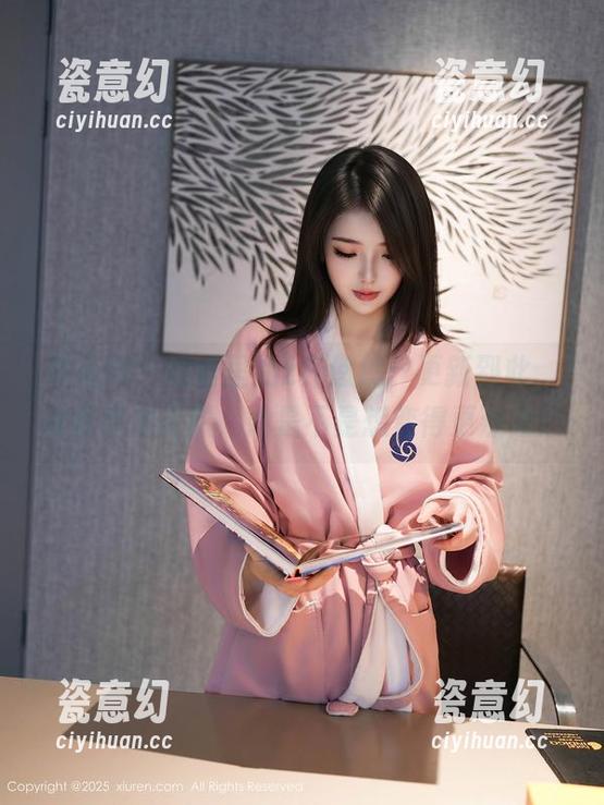 秀人网 - 短裙里的z杯悠悠：更新到此，我竟突发奇想，她是不是想变得更叛逆？