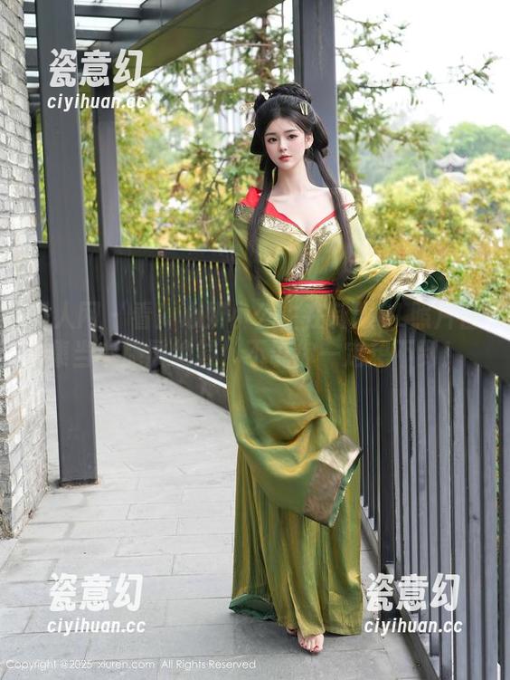 秀人网-心妍小公主 秀人网 - 看!心妍小公主在制服OL照片合集当中施展绝技,不说你一定想不到!