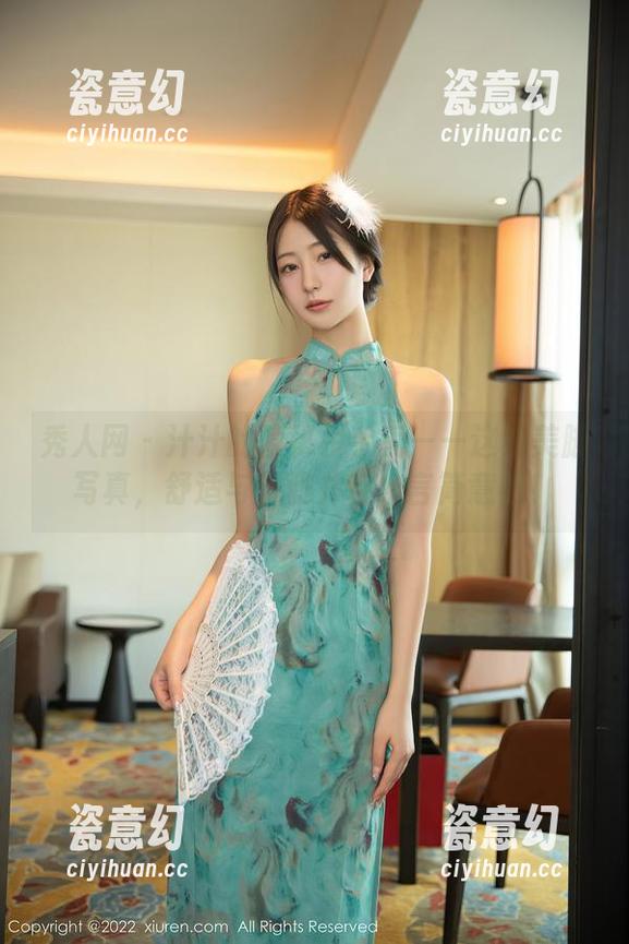秀人网 - 汁汁的隐秘杀手锏——这组美脚写真，舒适与优雅并存，言简意赅！
