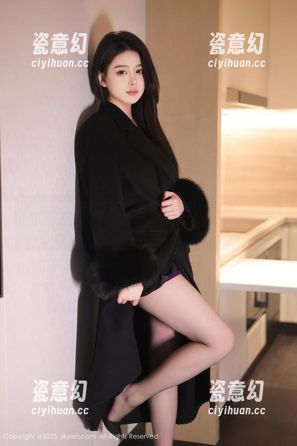 秀人网-艾小青 秀人网 - 不如艾小青的短裙,资源一览不胜收