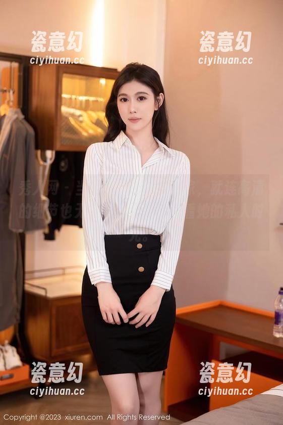 秀人网-菲儿beauty 秀人网 - 当菲儿beauty居家,就连高清的细节也无处藏身,像在偷看她的私人时光。
