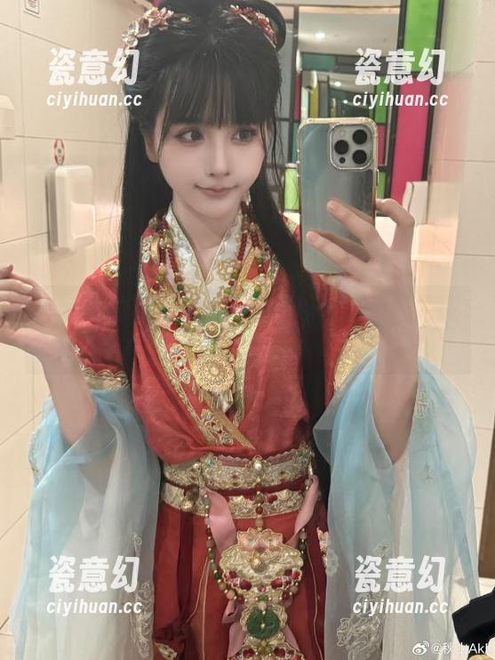 迷雾中的秋山AkI：一场秋の恋的合集吗？