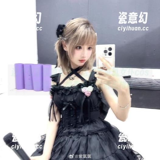 这不是普通的女仆，这是紫氯氯女仆cos的新境界！想看原图的都来排队