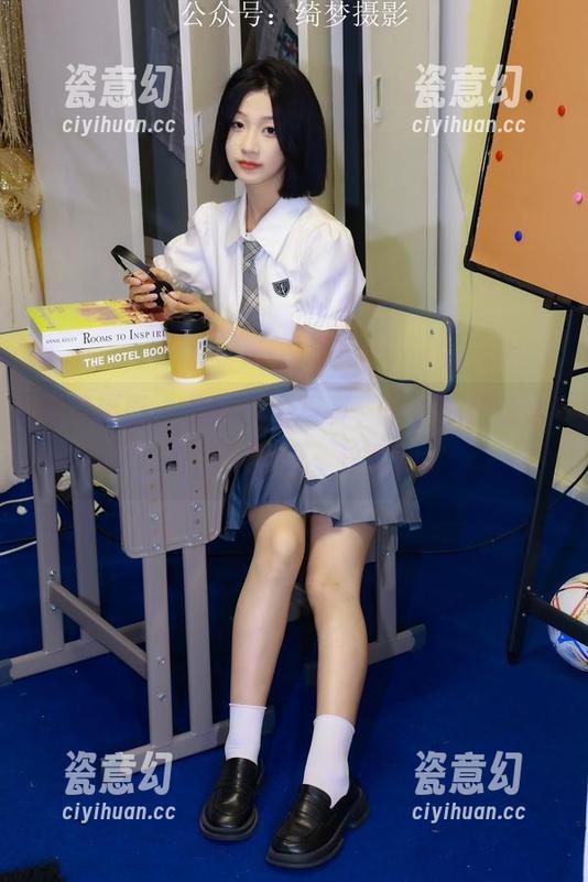 绮梦摄影 - 最新校服写真，子涵原图让人心痒痒，哎呀，这身材。