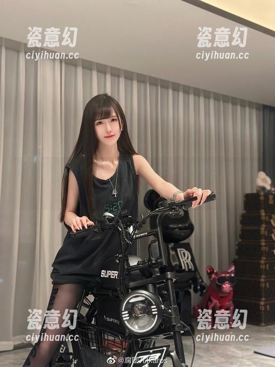腐团儿Ikaros的黑丝cos，这种画风你能接受吗？