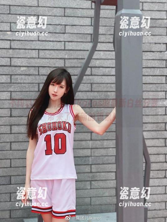 不同以往，腐团儿Ikaros的最新白丝分享带来了点新的想象！
