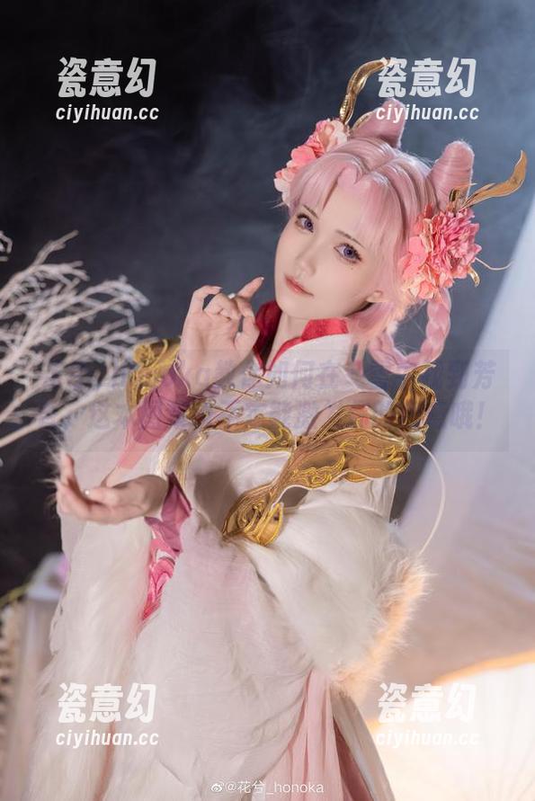 花兮_honoka 花兮_honoka教你如何在冬雪中找到芳香,这本图集说不定能激发你的创意哦!