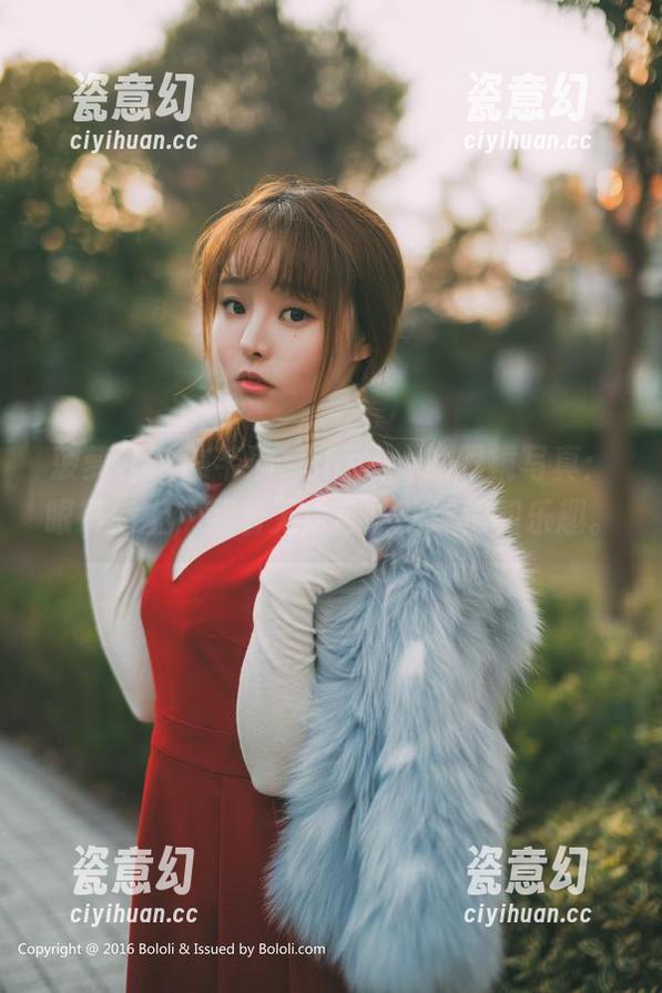 菠萝社 - 陈芊瑜_sherry的眼镜写真：眼镜架上，藏着无法言喻的迷惘和乐趣。