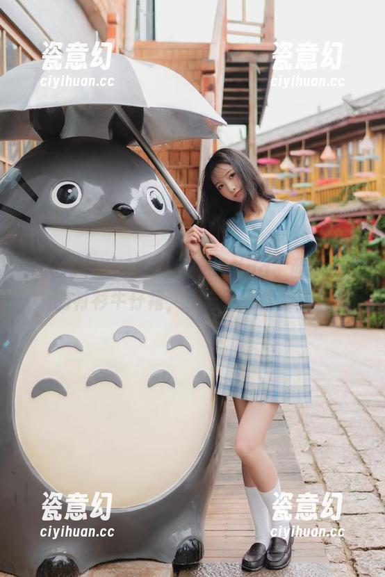 让人忍不住想要拐角处swing，西瓜少女的衬衫牛仔裙，别忘了下载套图！