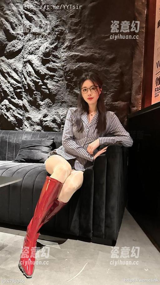 轩子巨2兔 微密圈 - 图包爆料:轩子巨2兔女仆装版——此刻我决定要变身家里的“管家”!