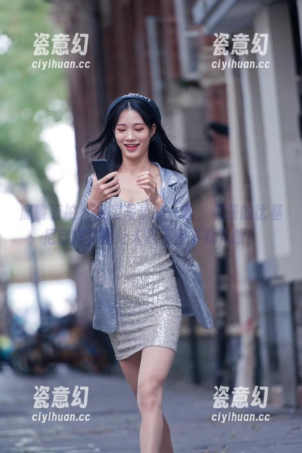魔镜街拍-曼曼 魔镜街拍 - 私房写真有一套,曼曼的比基尼穿搭真是让人忍不住多看几眼!